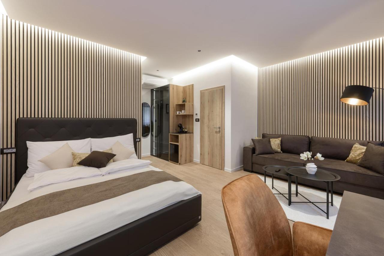 Aparthotel Royal Suite, *